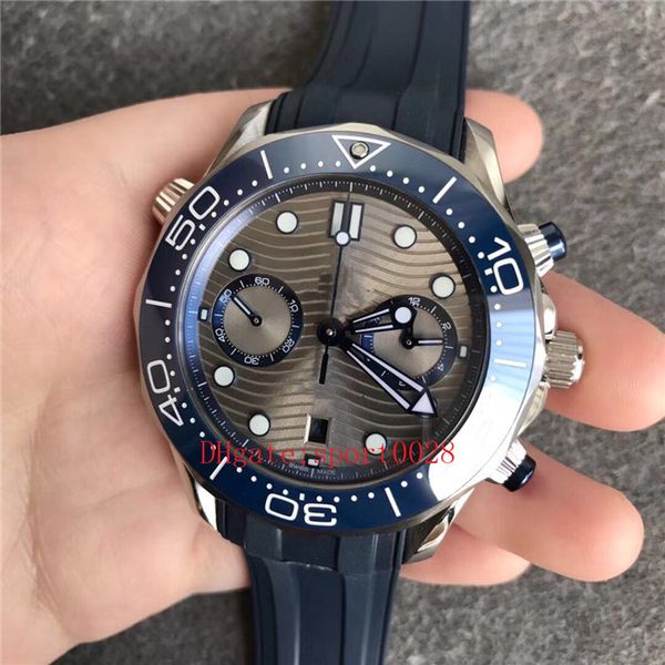 

the new watch in 2020 is reproduced 9,900/9901 timepiece movement natural imported rubber watchband, Slivery;brown