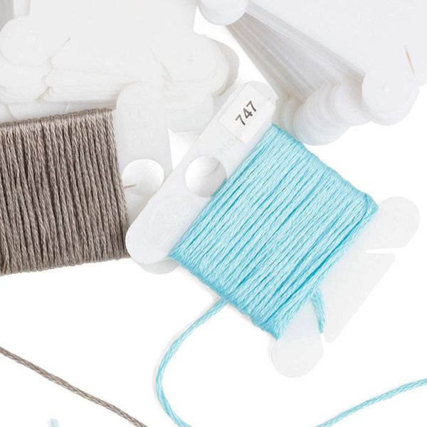 

practical one box of 50 plastic bobbins floss & needlecraft organizer, Black