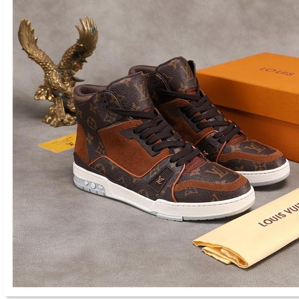 

066 men's designer casual sports shoes, luxury trendy travel casual shoes, sports shoes. fast delivery in original box packaging, Black