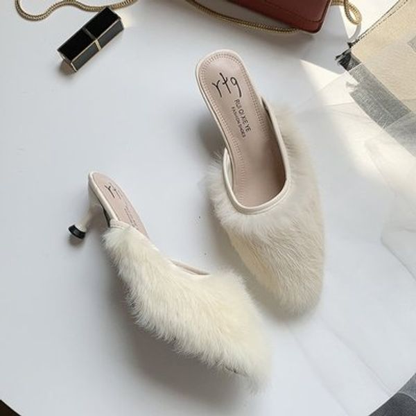 

2020 spring, summer, summer and autumn new slippers women's fashion wild hairy pointed thin with large size female slippers, Black