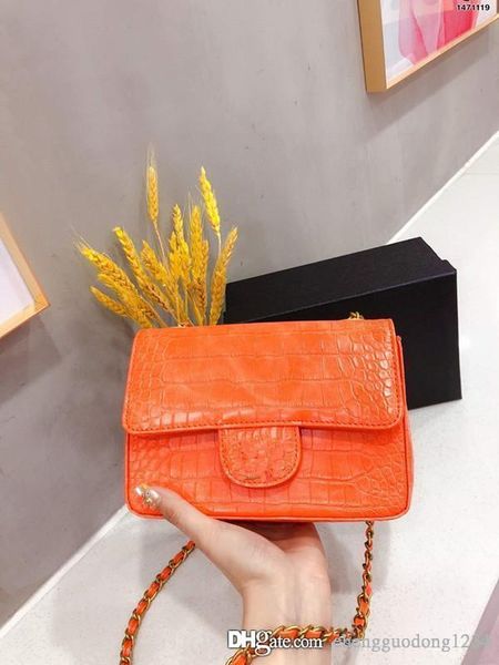 

2020 new female fashion small bread chain single genuine leather handbags shoulder bags girls women the crocodile grain