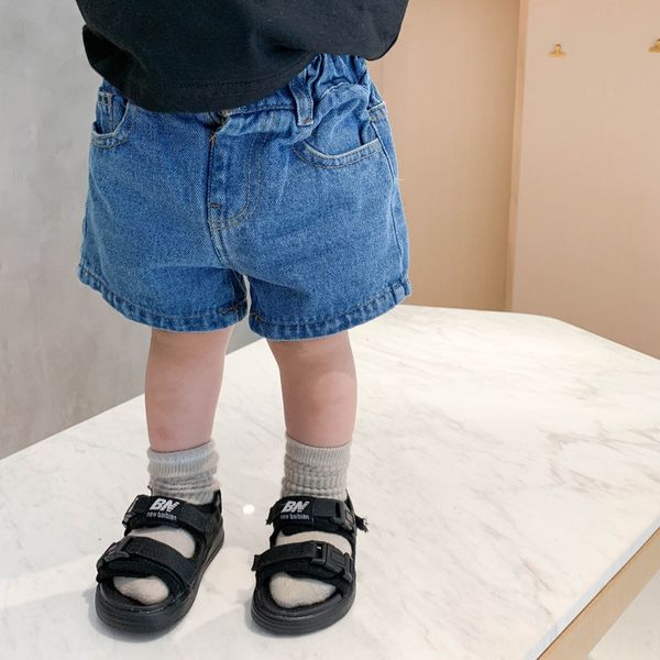 

18 dark blue denim and 18 dark blue denim shorts and shorts