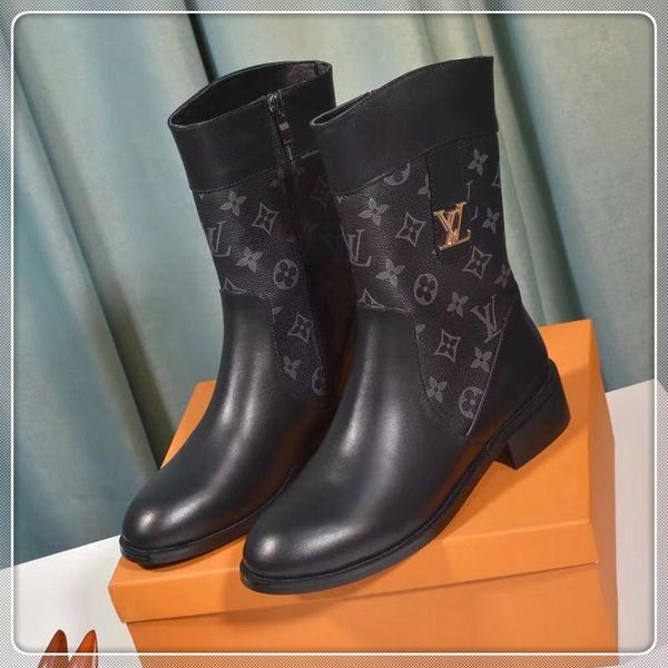 

2020wy new ladies casual fashion short boots luxury ladies travel party shoes, leather material fast delivery original box packaging, Black