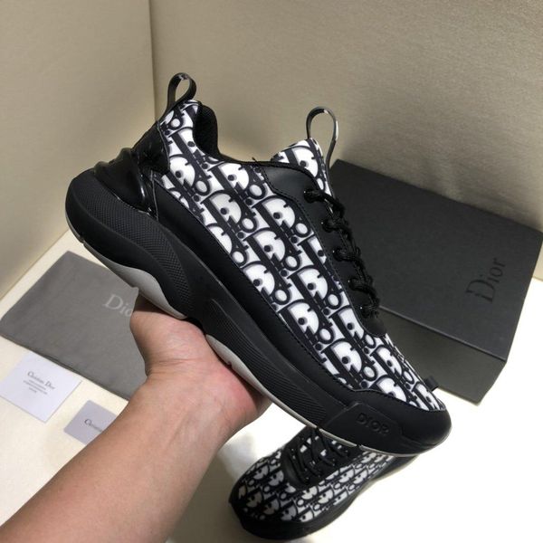 

the 2020 fashionable rocksand frosted leather lace-up shoes are smooth and feature a minimalist upper leather lace-up shoes.1