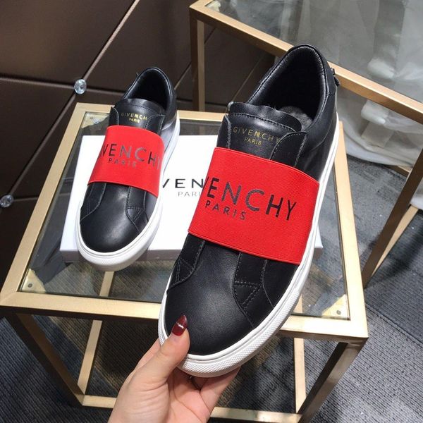 

2021-2020 high -end limited -edition leather elastic low -casual men 's shoes ,fashionable and comfortable sports shoes ,wild flat, Black
