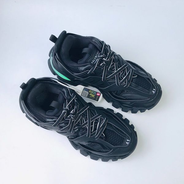 

2020zd designer to create casual and comfortable all-match sports shoes, travel shoes outsole non-slip design with original box delivery, Black