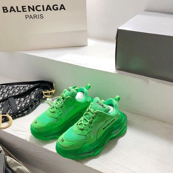 

2020oo designer to create casual and comfortable all-match sports shoes, travel shoes outsole non-slip design with original box delivery, Black