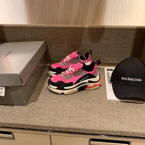 

222designer to create casual and comfortable all-match sports shoes, travel shoes outsole non-slip design with original box delivery, Black