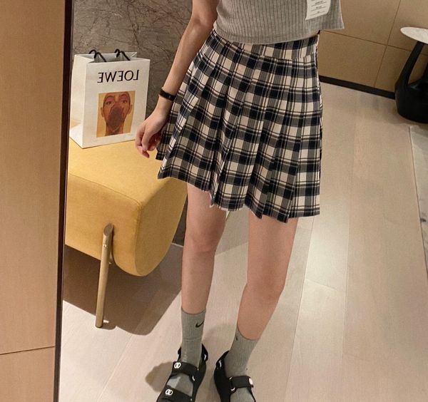 

модные клетчатые напечатаны a- линии плиссированные плиссированные юбки универсальны вскользь юбки для женщин 2020 новых, Black