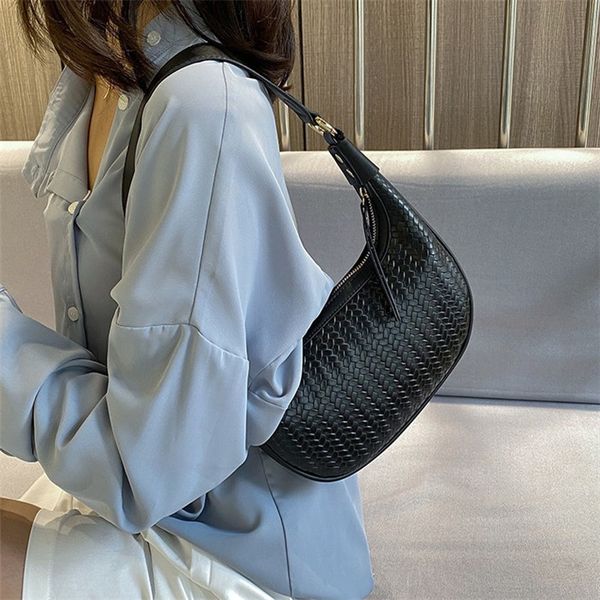 

stylish high-quality design female bag new trend simple and versatile armpit black and white fashion shoulder bag ing