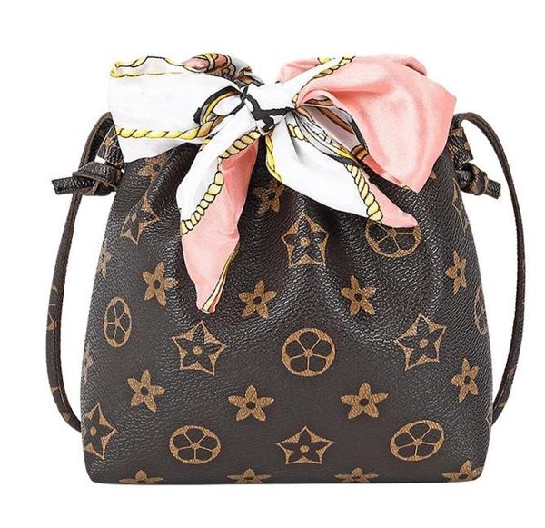 

designer shoulder bag hand printed silk scarf ladies storage bag 2020 new bucket leather