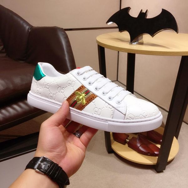 

2020w limited edition men's leather little bee embroidered casual shoes large size fashion lace up sneakers, size: 38-45, Black