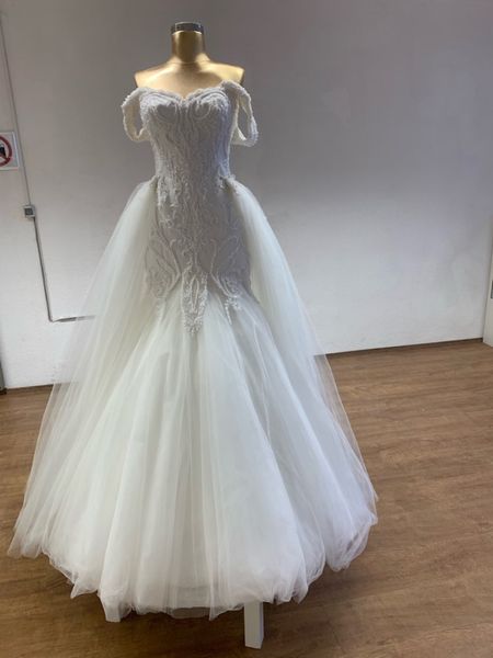 

gorgeous mermaid wedding dresses with detachable train off shoulder lace up back sweep train major beading bridal gowns vestidos de novia, White