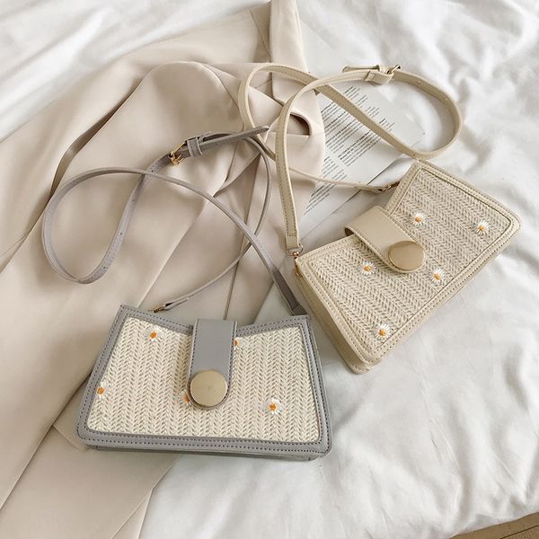 

2020 new fashion straw woven shoulder armpit leggings women's small small bag fashion messenger bag women's all-match ins