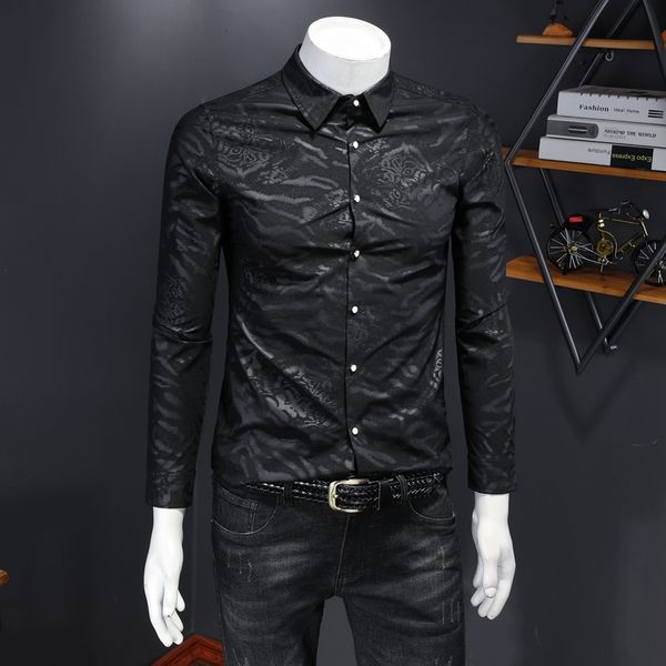 Camisa preta de estampa preta personalizada para homens compridos na primavera e outono tops finos magros slim spirit Guy Plus size camisa