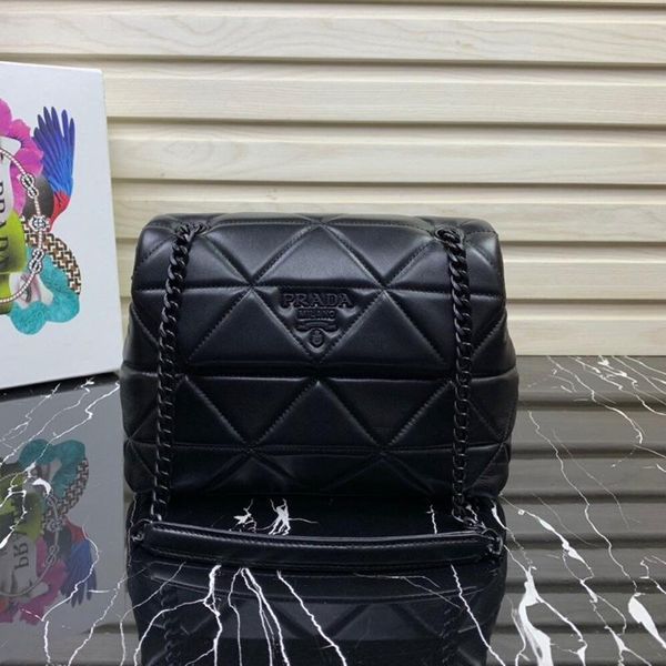 

2020t designer ladies luxury shoulder bags handmade luxury shoulder bags made of materials for fast delivery within 10 days, Red;black