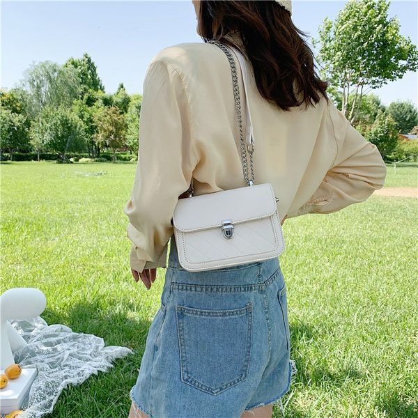 

2020 new ladies shoulder bag korean fashion small square bag small fragrance wind oblique buckle chain