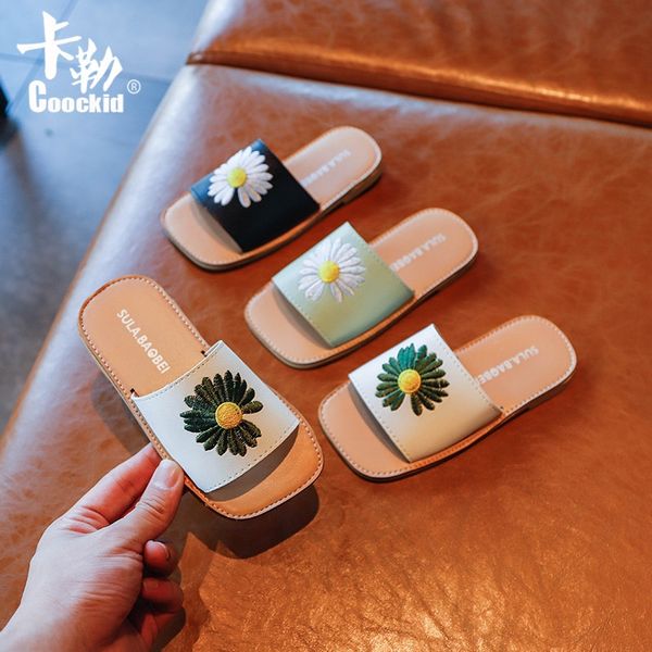 

girls' sandals 2020 new all-match one-line drag fashionable children' casual daisies open-toed sandals and slippers slippers, Black;grey