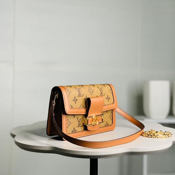 

classic womens leather chain crossbody bag fast delivery lady mini party chest bags handbag trend style women shoulder bags