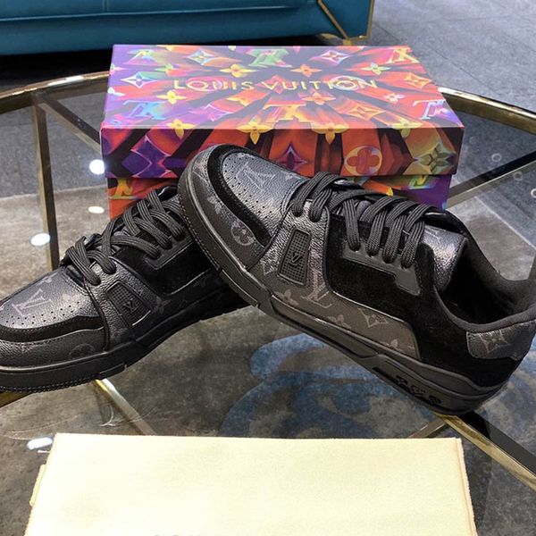 

043 the high-quality men's casual sports shoes and outdoor casual shoes of the new brand designer, the original box size is 38-45, Black