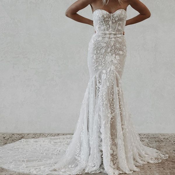 Handmade 3D vestido de casamento Lace 2020 Flawless Fit e alargamento do vestido nupcial Dreamy Illusion Low Back longo Capela Trem vestidos de novia 2k20