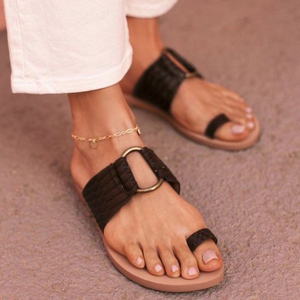 

women summer sandals 2020 fashion flip thong flat slides outdoor beach clip toe sandals metal ring ladies casual roman slippers, Black