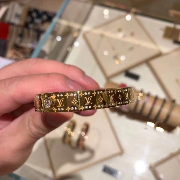 

Full Diamond Luxury Bracelet Top Luxury Design Bracelet Simple Personality Girlfriend Bracelet Couple Bracelets World Bank Supply