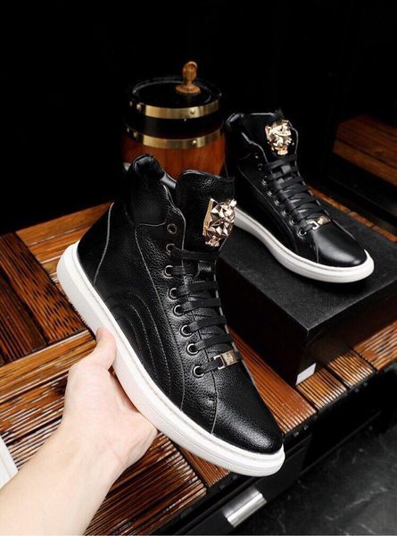 

2020 luxury high-end leather embroidered printed high-casual men's short boots, high-end fashion wild lace-up outdoor sports shoes1, Black