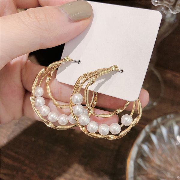 

2020 the new geometric metal circle pearl modelling design earrings simple fashion women temperament style hoop earrings new, Golden;silver