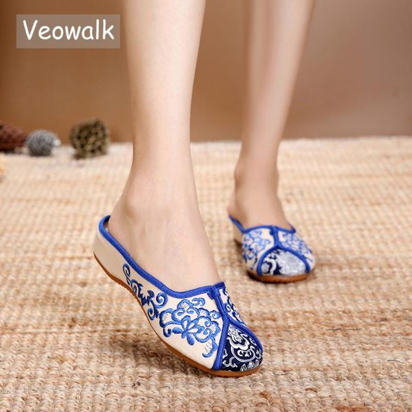

veowalk vintage women canvas close toe slippers chinese embroidered ladies comfortable flat slides shoes retro summer shoes, Black