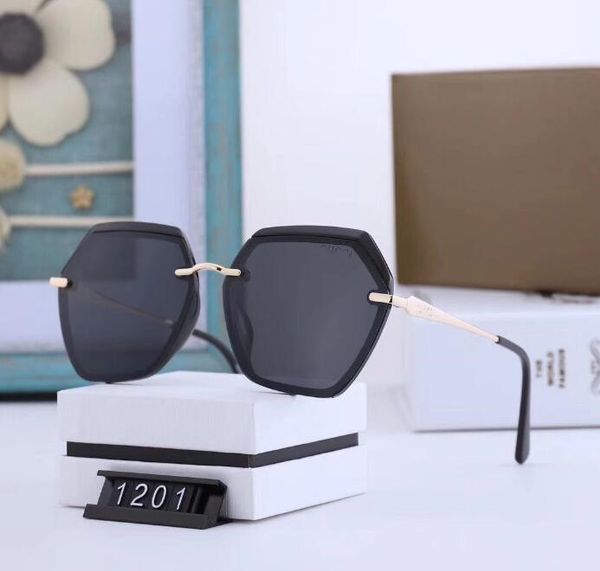 

new fashion crime designer sunglasses for men and women retro fashion sunglasses with golden leg frames and original boxes, Black