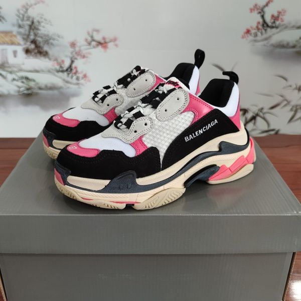 

2020js designer designs new leisure and entertainment hiking shoes, outdoor jungle adventure shoes, original packaging and box delivery, Black