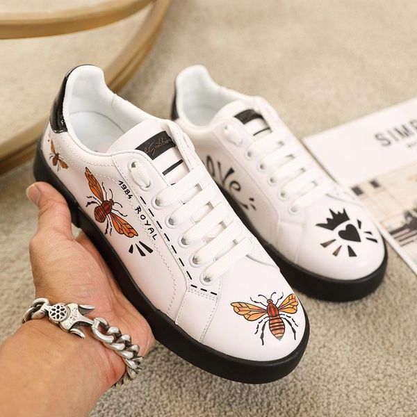

2020j new trend hand-painted graffiti leather casual shoes men and women outdoor sports shoes fashion wild couple shoes, size 35-45, Black