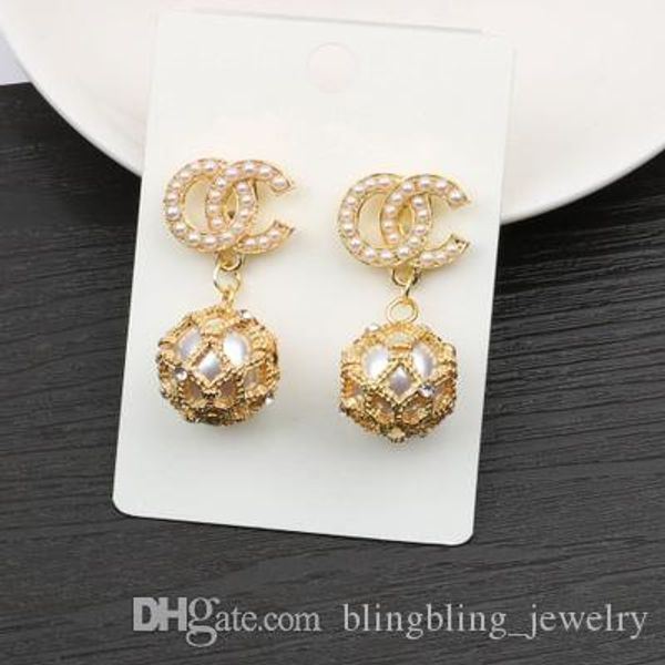 

earrings new exquisite silver needle fashion alphabet diamond pearl gold earrings jewelry wholesale european and american style, Golden;silver