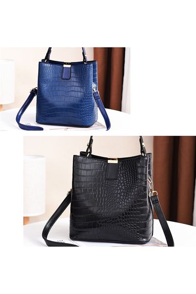 

new women's one-shoulder bag 7a high-end custom quality diagonal cross bag fashion trend leisure style gold metal accessories with l#69