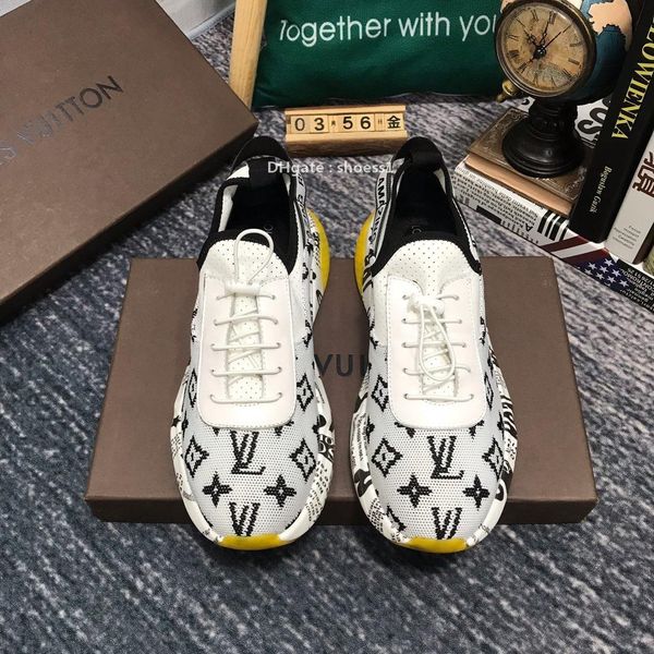 

2021-2020j high -end fashion men 's small bee low -casual shoes large size breathable running shoes outdoor sports shoes ,size :38, Black