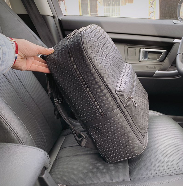 

2020 new luxury designer backpack mens large capacity designer double shoulder bags fashion outdoor travel bags message bag zz 20042903w
