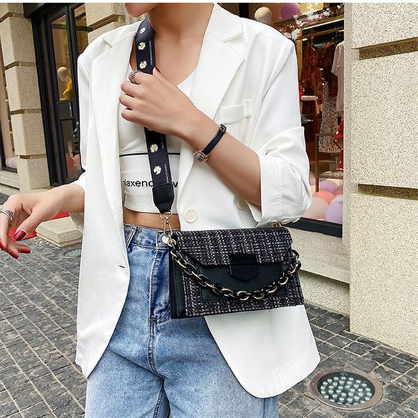

net celebrity high-quality small bag female texture is very good, all-match messenger bag, western style chain bag crossbody, Black;red