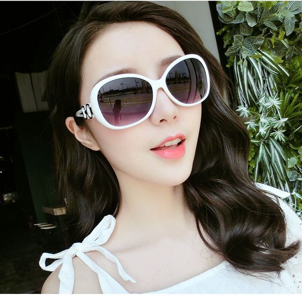 

2020 new fashion sunglasses trend big frame cover face lady gradient color wild beach vacation travel accessories sunglasses, White;black