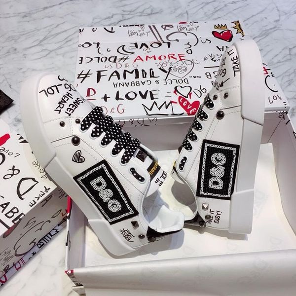

2020x high-end men and women with the same paragraph leather comfortable low-casual shoes, fashion wild sports couple party shoes