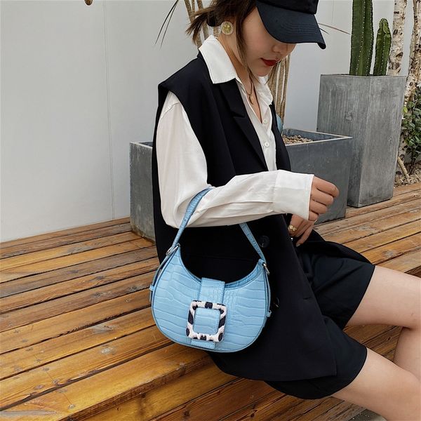 

2020 shoulder new crocodile pattern women's shoulder korean all-match portable crescent bag fashion fairy armpit bag, White