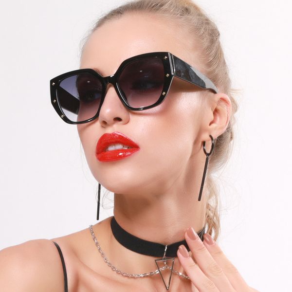 

new cool beige nail large frame sunglasses women's fashion european and american gradient sunglasses cross-border glasses, White;black