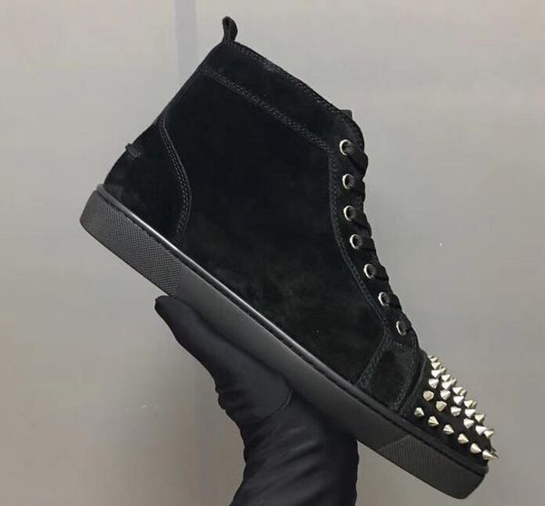

2019 designer fashion luxury men sneaker red bottom black suede with silver spikes men glitter good quality men wholesale brand