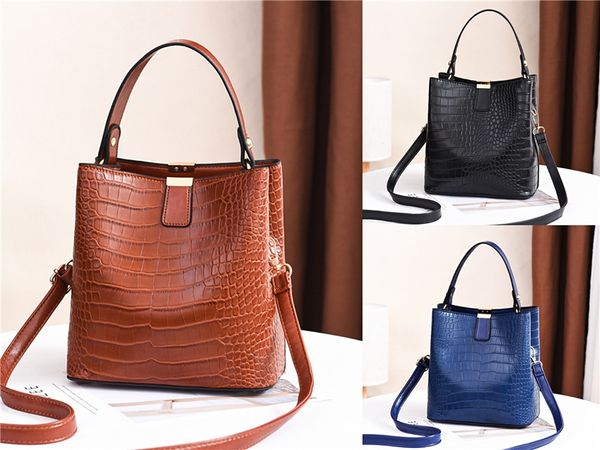 

luxury handbags women's simple portable bag large-capacity one-shoulder messenger bag ladies casual travel leather crossbody bag#557