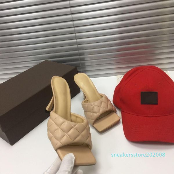 

2021 new designer luxury designer womens fashion pearl sandals lady slippers summer casual slippers flip flops flat sandy shoes s08, Black