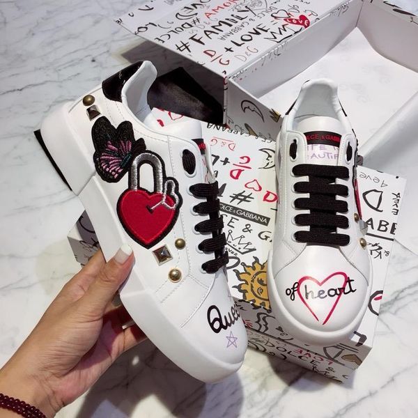 

2020j new trend embroidered leather casual shoes outdoor men and women casual sports shoes fashion graffiti wild couple shoes, yards 35-451, Black