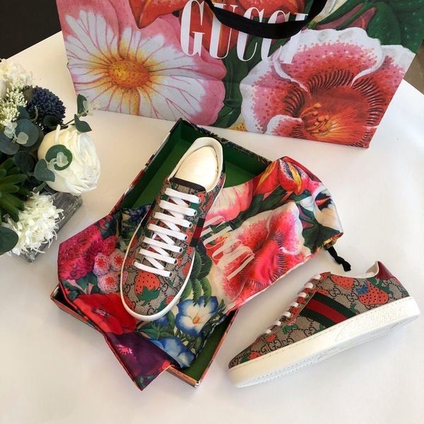 

2019 new spring and summer new lady rose print casual flat bottom shoes 111703