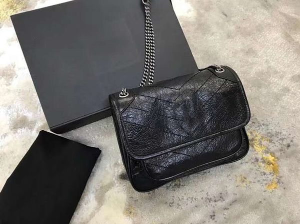 

2020 new fashion one shoulder messenger bag soft leather postman bag lingge chain women's bag