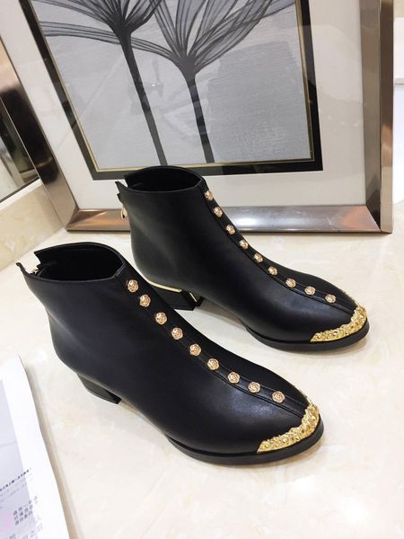 

2020r high-end custom fashion ladies wild short boots winter thick with martin boots british style new single boots, size: 36-40