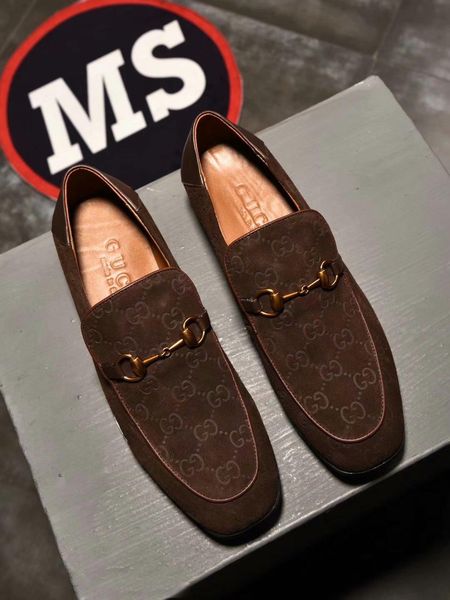 

2020-2019m luxury designer studded spikes sneakers men women casual shoes black party lovers rhinestones leather spikes glitter red bottom